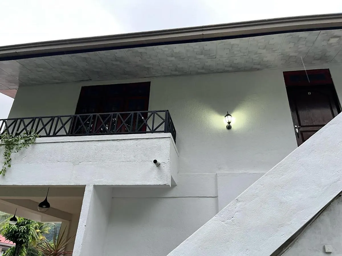 *** Bed & Breakfast Crystal Lake Resort Kandy Sri Lanka
